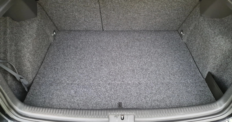 Volkswagen Golf cena 13500 przebieg: 175000, rok produkcji 2005 z Nowy Sącz małe 22